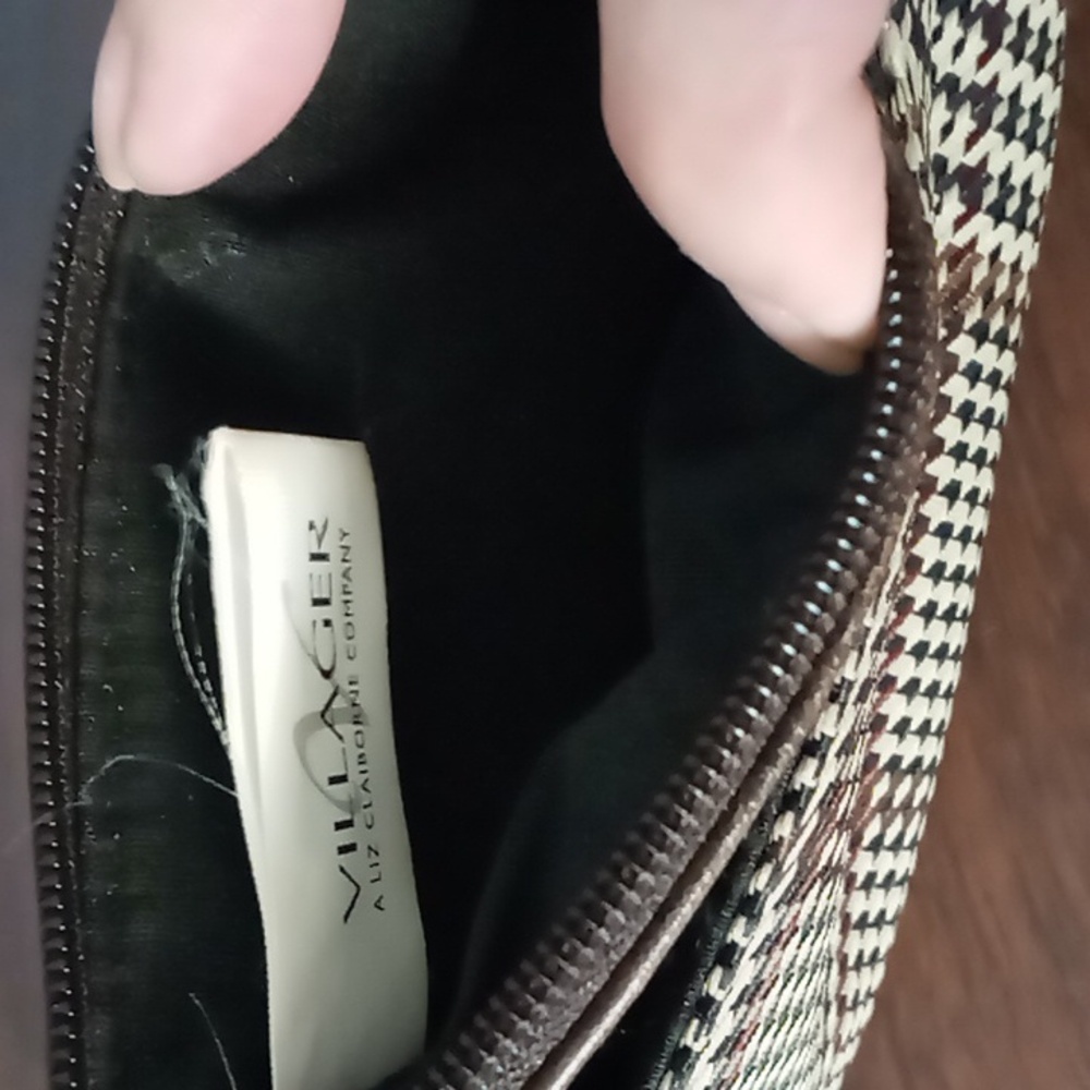 Villager (Liz Claiborne Company) Mini 1 Zipper and Side Pouch Travel Pouch - Picture 5 of 6